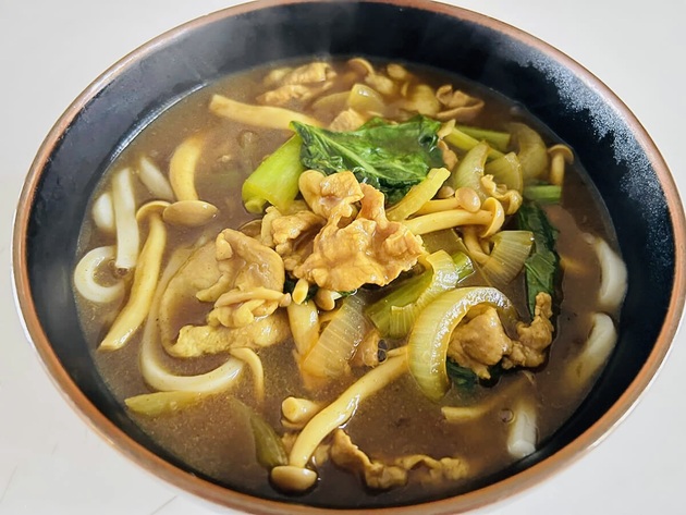 うますぎて震えた…【本当は教えたくない】「冷凍うどん4玉」ずるずる消える！「やみつきになる食べ方」ニヤついてしまった♡