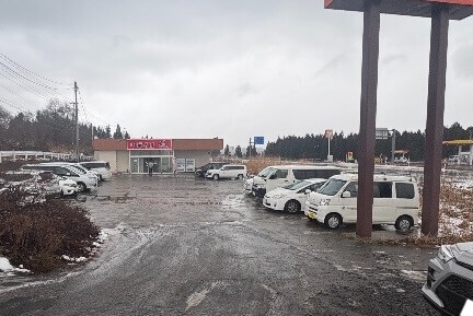 昼前なのに駐車場満車！【青森県】炒飯120円って破格すぎ！『オモウマい店』もザワついた…