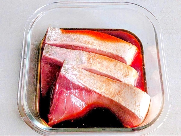 【まだ、ぶりを照り焼きにしてるの？】土井善晴さん「"あの液体"にドボン→焼く」で"まるで料亭の味"…！「なにこれ…全然違う！」