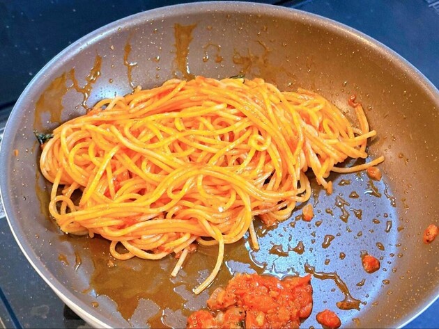 【トマトソースはもう一生これ！！】鳥羽シェフ“お店の味”堂々公開→「もっと早く知りたかった(泣)」「家でこれ作れるのズルすぎる…」