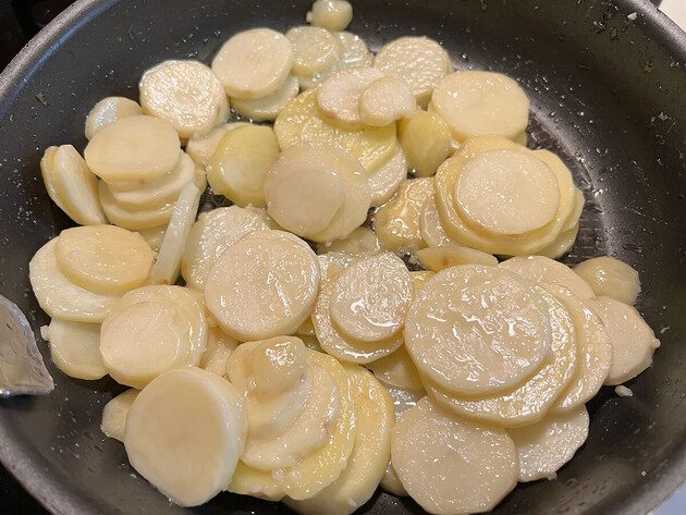 【じゃがいもは全部コレにしたい！】フランス人の“いつもの食べ方”が大当たり！「ホクホクとろ〜り」