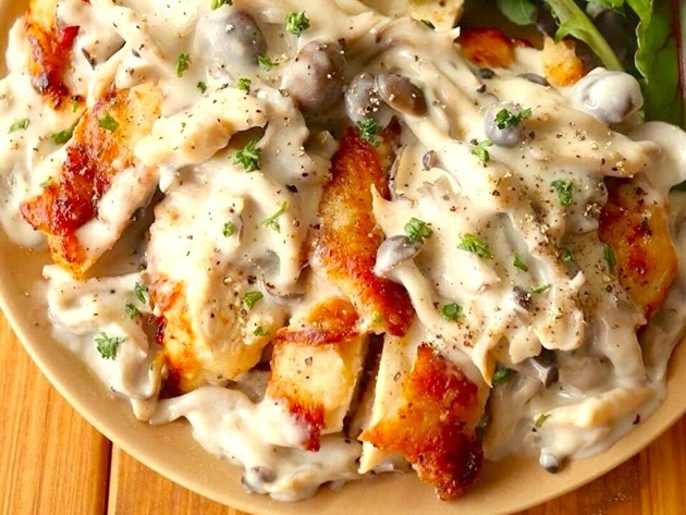 【今後"鶏むね肉"はもうこれしかないよッ！】あの粉をまぶすと…→特売肉も「プリプリジューシー！」