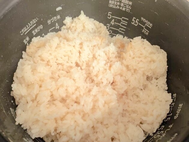 【チャーハンはもう一生コレ！】鳥羽シェフ「お米の炊き方がコツ」→え！なにこれ鍋振るだけで勝手にパラパラやん！「ガチで革命の炒飯…！」