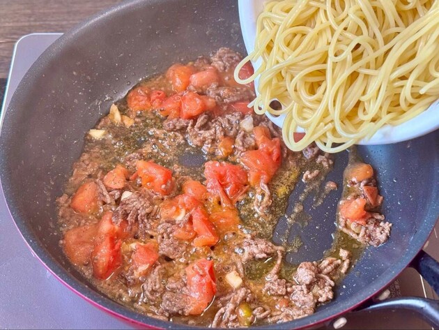 今まで何だったの？【ミートソースはもう一生これがいい!!】土井善晴さんが教える“簡単なのに本格的”テクに感激！「早くも恋しい」