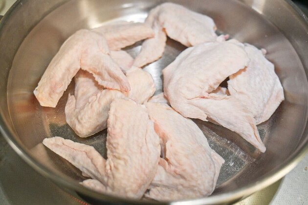 【タサン志麻さん】“手羽先”何本あっても足りないよ！！ドボンするだけで「プルップル」簡単メイン