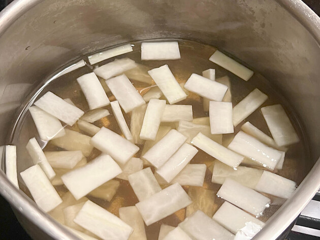 言葉を失うほどおいしい…【大根煮るなら】もう一生これ！「メーカーさんもっと早く教えて(泣)」"はふはふしながら"旨み堪能して