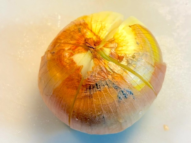 うますぎてアゴ外れそう…！【"玉ねぎ"はこの食べ方が最高だった！】和田明日香さん「丸ごとレンチン放置でOK」実食"即リピ確"なレシピ！