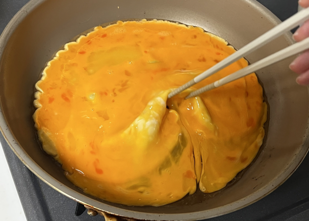 【オムライスは一生これでいいや！】タサン志麻さんが教える“感動の食べ方”に「今までの何だった…」