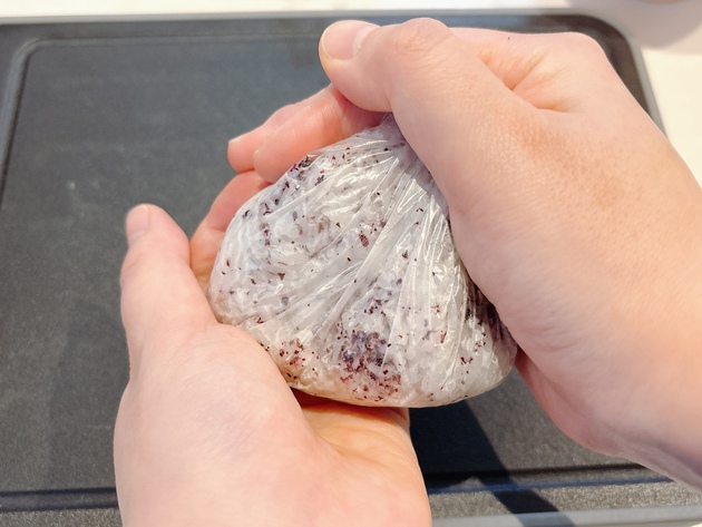 ほんっっとにラクッ！【おにぎりはもうラップでにぎらない】お弁当作る人は全員知っておいてほしい