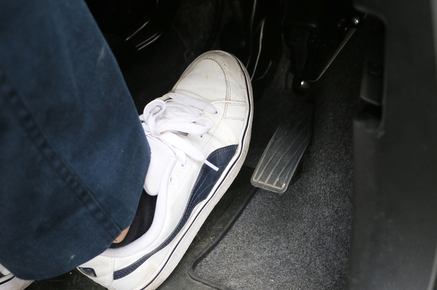 【お願い！"1円でも安い"ガソスタを探す前に！】車のプロ「絶対にこれやめて！」ガソリン代で損するNG行為に→えええっ!?