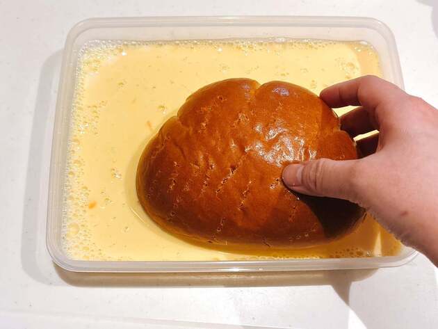 【クリームパンは“あの液体”にドボン】「100円台のパンが1,200円級に」トロットロで飲めるわ