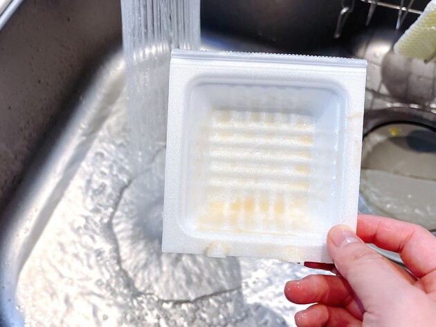 【納豆のパック】洗わないで！？メーカーの教えに「拍子抜け」「逆に落ちにくくなるからやめて」簡単“ヌルヌルしない”裏技