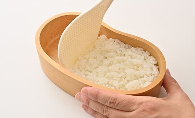 早く教えてよ〜！【お弁当のフタを開けてびっくり！】「ご飯の上の冷食をぽんぽん…」超簡単なのに"おいしそう"！！メーカーが教える裏ワザ