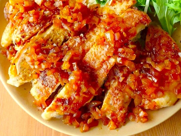 【お願い、鶏むね肉を食べる人は全員知っておいて！】パサつき抑えジューシーに仕上げる裏技レシピ！「めちゃくちゃしっとり…」「覚えておきます！」