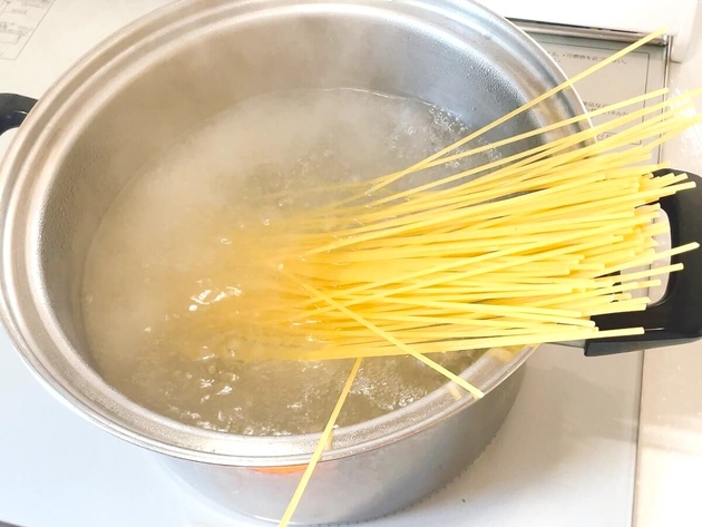 【パスタ、絶対やらないと後悔する食べ方】普通のレシピに戻れなくなるかも！？「おぉ…こんな味だったとは…！」意外なものを使います！