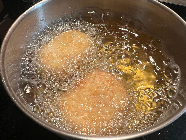 コロッケはもう一生コレがいい！！【三國シェフ流】これは市販品では再現不可！「今までやらなくて後悔…！」「3個が一瞬で消えたよ…！」