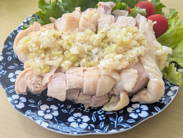 【鶏もも肉買ってももう焼かないで！？】“水にドボ〜ン”が大大大正解！「ジューシー」「皆に知って欲しい」“タレ”も爆うま！家族ウケ抜群メイン
