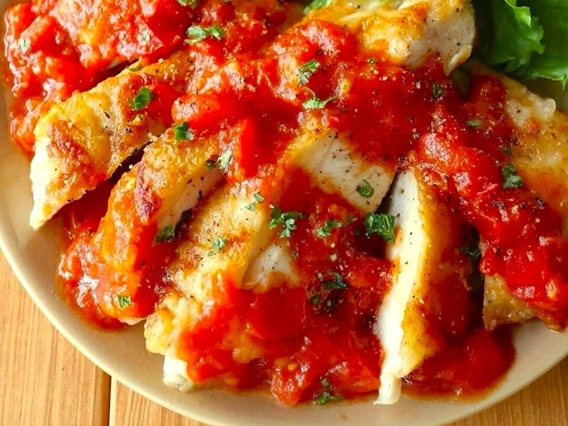 【お願い、鶏むね肉を食べる人は全員知っておいて！】パサつき抑えジューシーに仕上げる裏技レシピ！「覚えておきます！」「めちゃくちゃしっとり…」