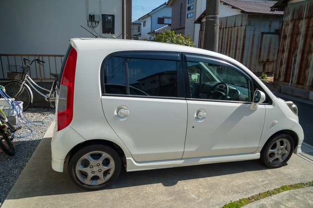 【お願い！そのまま駐車、もう絶対やめて！】“車のプロ”も警告…「ワイパーの寿命を縮める」NG行為→「マジか」「雪の日だけかと…」
