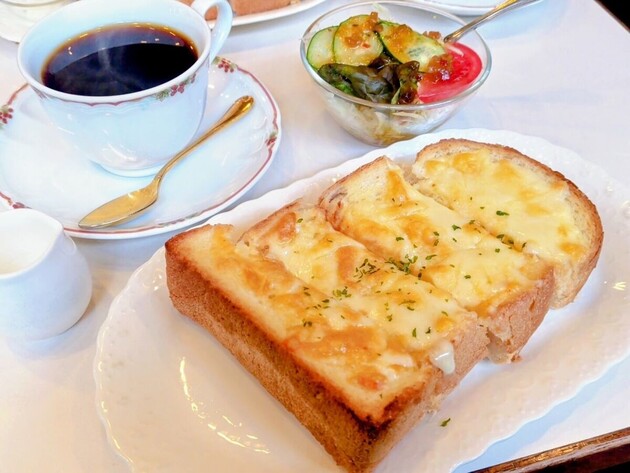 絶対うまいじゃん!!「バナナマンの早起きせっかくグルメ」でスタジオ大興奮！「+140円で豪華なトースト」「無料ワザも」腹パンパン♡