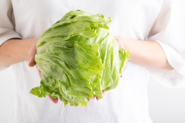 【"おいしいレタス"は軽い方？重い方？】野菜のプロである八百屋「答えは簡単！」"衝撃の真実"