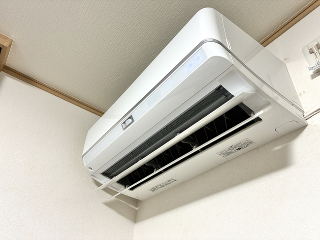 【エアコン、冷房すぐつけちゃダメ！？】え、なんで？メーカーの教えに「気をつけます…」「冷房効率が落ちる」“ココ3つ”確認して