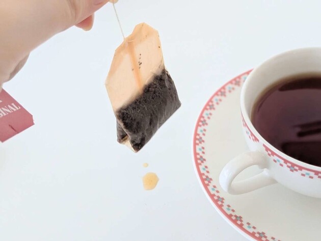 あーーーっっっ!!また【ティーバッグ】のタグまで沈んだ…でも諦めないで！「わずか2秒で解決！」思わず"へぇボタン"押しちゃう裏ワザ2選