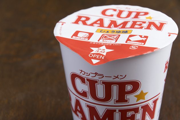 【そのカップ麺の置き場所、危険だからやめてーー！】調理師「実際に過去、事件も起こっていて…」→理由に思わず“ゾッ…！”「絶対やめます…」