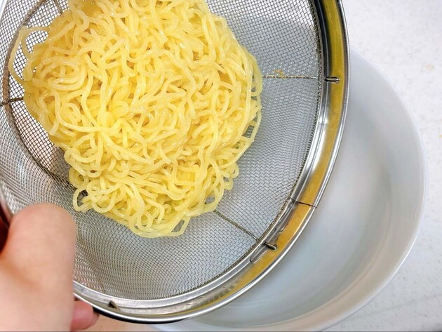 【家ラーメンはもう一生これ！！】行列店の店主が教える「スーパーの激安麺」が劇的にウマくなる神ワザ