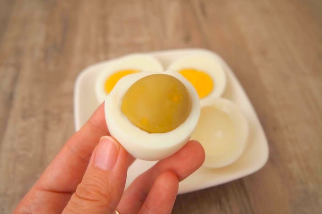 【黄身が緑に変色したゆで卵、食べたらヤバい…？】「まず、落ち着いてください」管理栄養士の冷静な説明に「そうなんだ…」→正解は簡単！