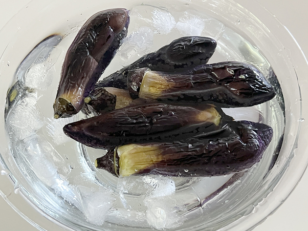 【なす6本なんてペロリだよ…(泣)】笠原シェフが教える「めっちゃうま〜い食べ方」“あの液体にドボン”で最高だ！噛むたびに美味しい♡