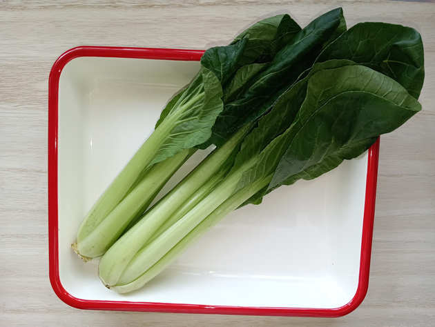 【小松菜1束ペロリ】お浸しにしないで！給食の先生直伝「この食べ方が最高」「ごま油が香ばしくて」