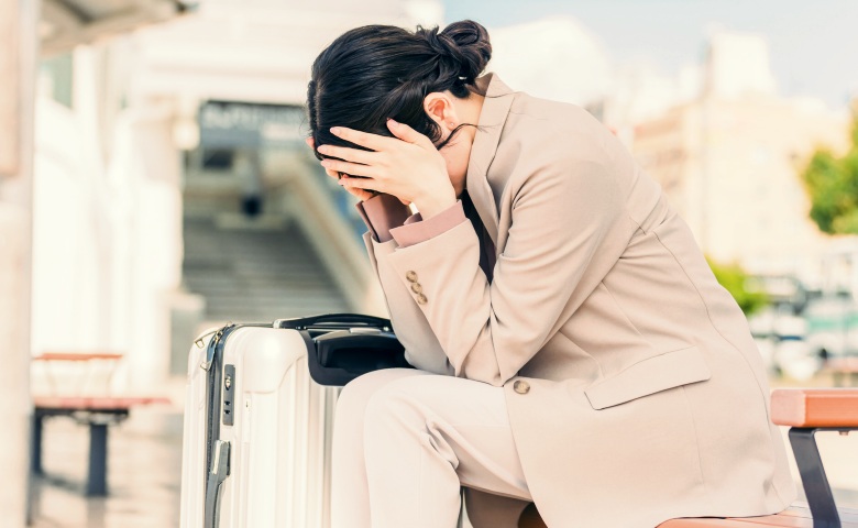 義母「あの子はATM嫁」家族旅行の日、ひとり残されて―無職夫と義両親を支え続けた末に知った現実