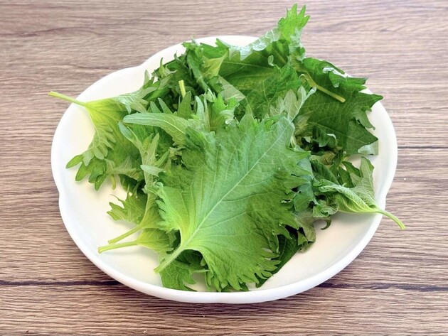 【家中の“大葉20枚”秒で消える…(泣)】栗原はるみさん「胃袋わしづかみな食べ方」が本当好き！「白米全部なくなる」香りにお腹ぐう〜