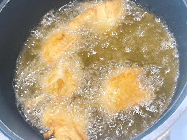 コレのために"手羽先"常備します！【和田明日香さん】の天才的な食べ方！特売で安いお肉も→まるでお店レベルの仕上がり♪「子どもたち大喜び！」