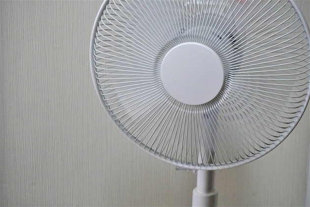 【扇風機で"それ"やってたら危険だからすぐやめてーー！】メーカーが注意喚起「故障の原因に」→「良かれと思ってやってた…」NG行動3選