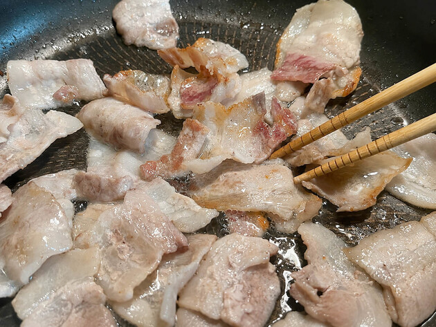 うますぎて震える…【"薄切り豚バラ肉"はこの食べ方が最高だった！】"芦田愛菜ちゃんも感激"→これはずるいって…「じっくり味わった」