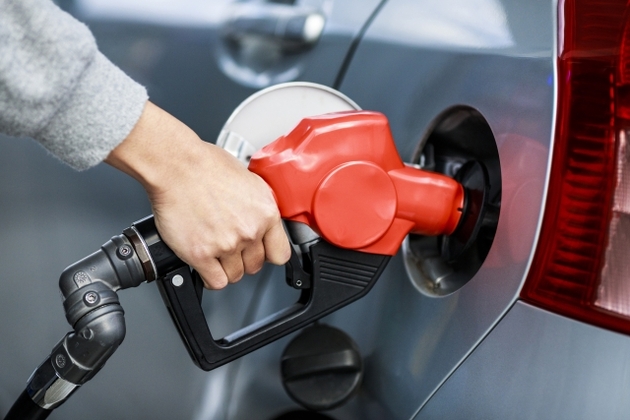 【車のガソリン給油中に"それ"絶対やらないでーー！】え？？なんで！？「いつもやってた」→専門機関の回答「実は…」に戦慄の理由