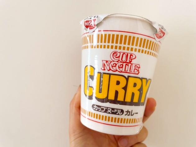 【お願い、カップヌードルはそのまま食べないで】まさかの公式レシピ「鶏むね肉がザックザクに！？」