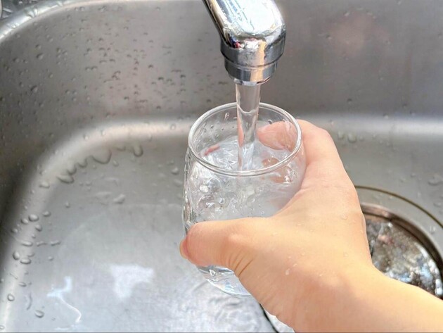 朝、蛇口をひねってすぐ水を飲む…【これだけは絶対にやめてーー！！】水道局からの注意喚起に「マジか…」"ダメな理由"にゾクリ