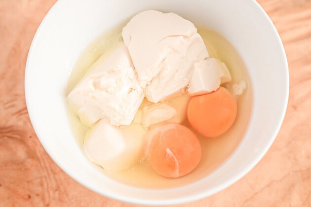 【卵2個と豆腐あったら】絶対コレ作ってーー！！「こんなに“ふわっふわ”」「レンジで"たった3分半"」家族にも大人気の味♡