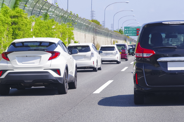 【高速道路使う人、それ絶対やめてー！！】“車のプロが警告”「命にかかわることも」夏のNG行為3選→「え、エアコンが！？」「危なかった…」