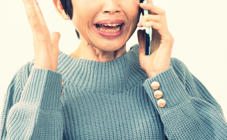 出身大学を告げたら…「うわ、地方なんだ」軽蔑され婚約解消→数年後、元カレ母から泣きつかれて