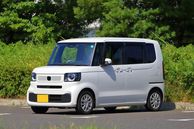 【やってたら絶対やめてーー！】“車のプロ”が警告「バッテリーの寿命を縮める」NGな乗り方→「ゾクリ」「近所の買い物だけもダメ!?」