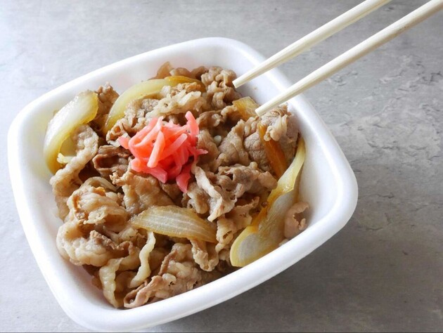 【やってたら絶対にやめて！テイクアウトした牛丼の食べ方】菌を爆発的に増やす"最悪なNG行動"に「えっ、ダメなの？」「今日から守る」