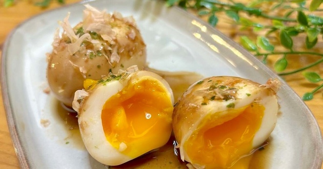 【すぐ"めんつゆ"に漬けちゃう人ー！絶対コレやってみて！！】あの調味料が大大大正解「屋台の味」「ビールください…(泣)」夏のベスト味玉