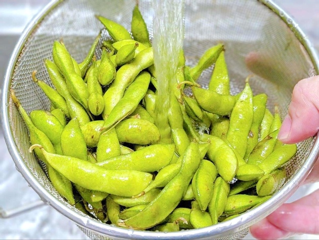【せっかく買った"枝豆"、その茹で方絶対やめて！】「だから茹で上がりが微妙な感じになっちゃうんだよ」プロの料理人が警告→正解は超簡単！