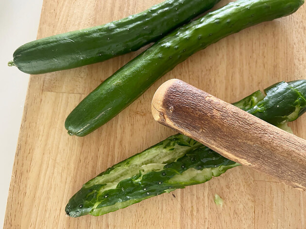 【お願い！きゅうりに「あの粉」混ぜて！】大量消費できちゃう「めっちゃうま〜い食べ方」パリパリ最高♡ブレーキかけないと止まらない！