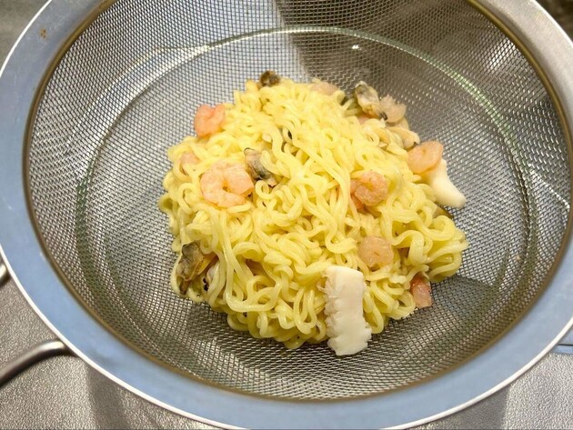 【インスタント麺はもう一生コレ！！】公式さん早く教えてよ！→「これ袋麺なの！？」「大当たりキター！」"旨み爆増"の食べ方