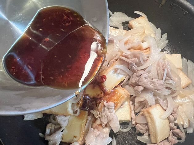 コレ作るために【厚揚げ】買ってくる！"人気ラーメン店主"の衝撃的にウマい食べ方「間違いないやつーー♡」「男子校生も喜びそう!!」
